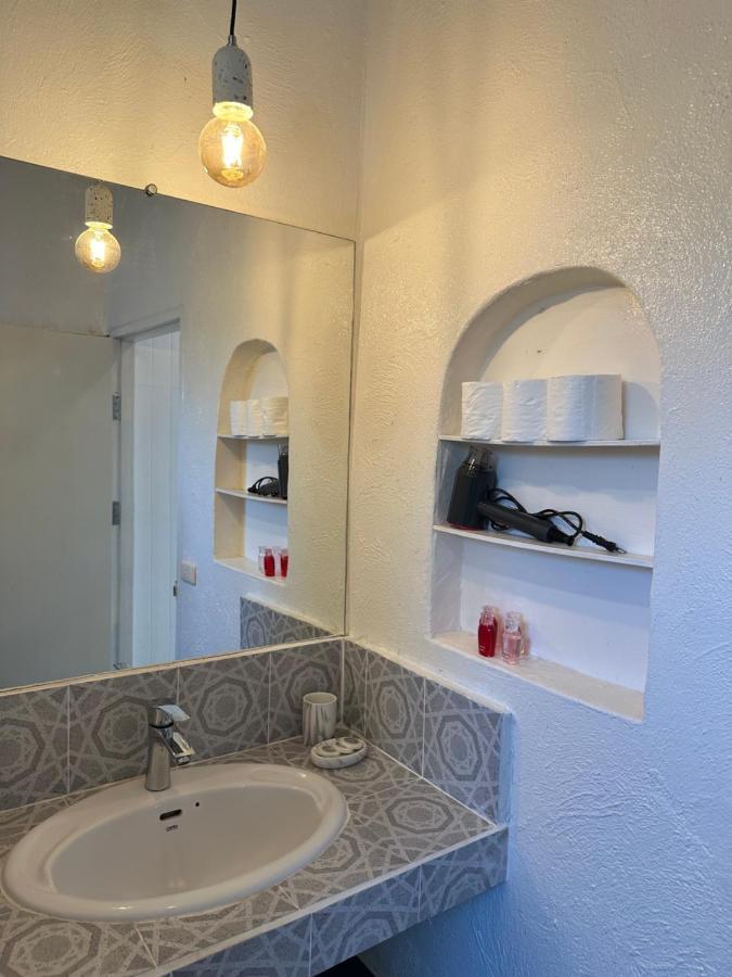 Bangrak Pier Bungalow 외부 사진