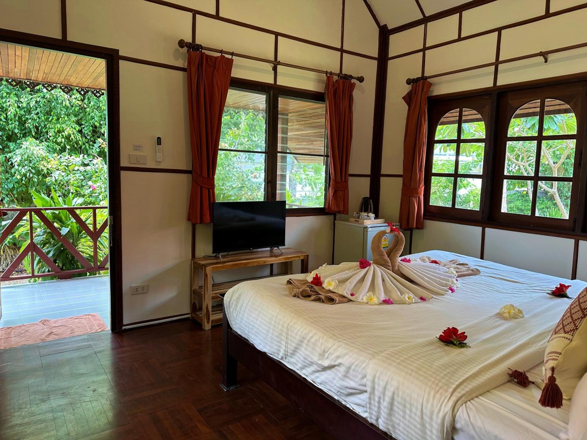 Bangrak Pier Bungalow 외부 사진