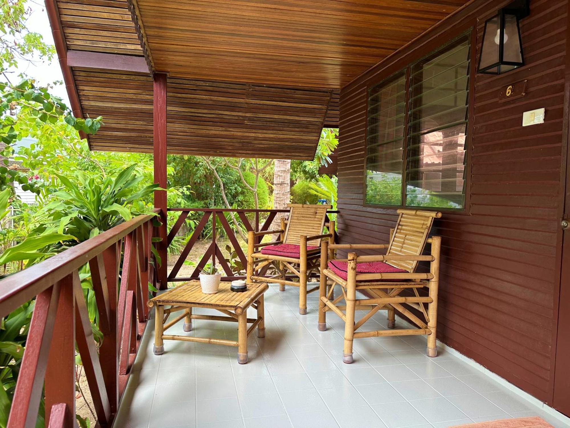 Bangrak Pier Bungalow 외부 사진