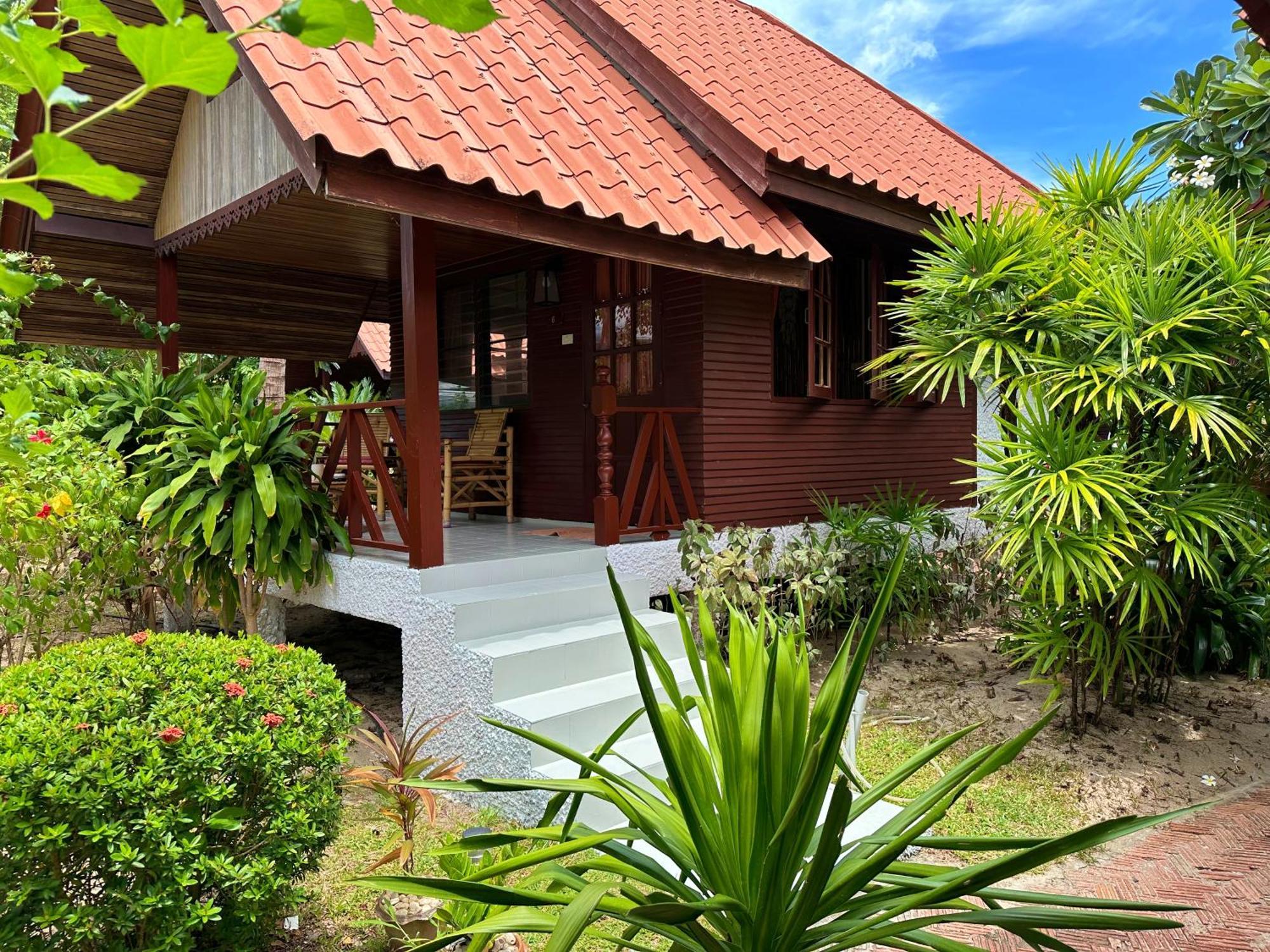 Bangrak Pier Bungalow 외부 사진
