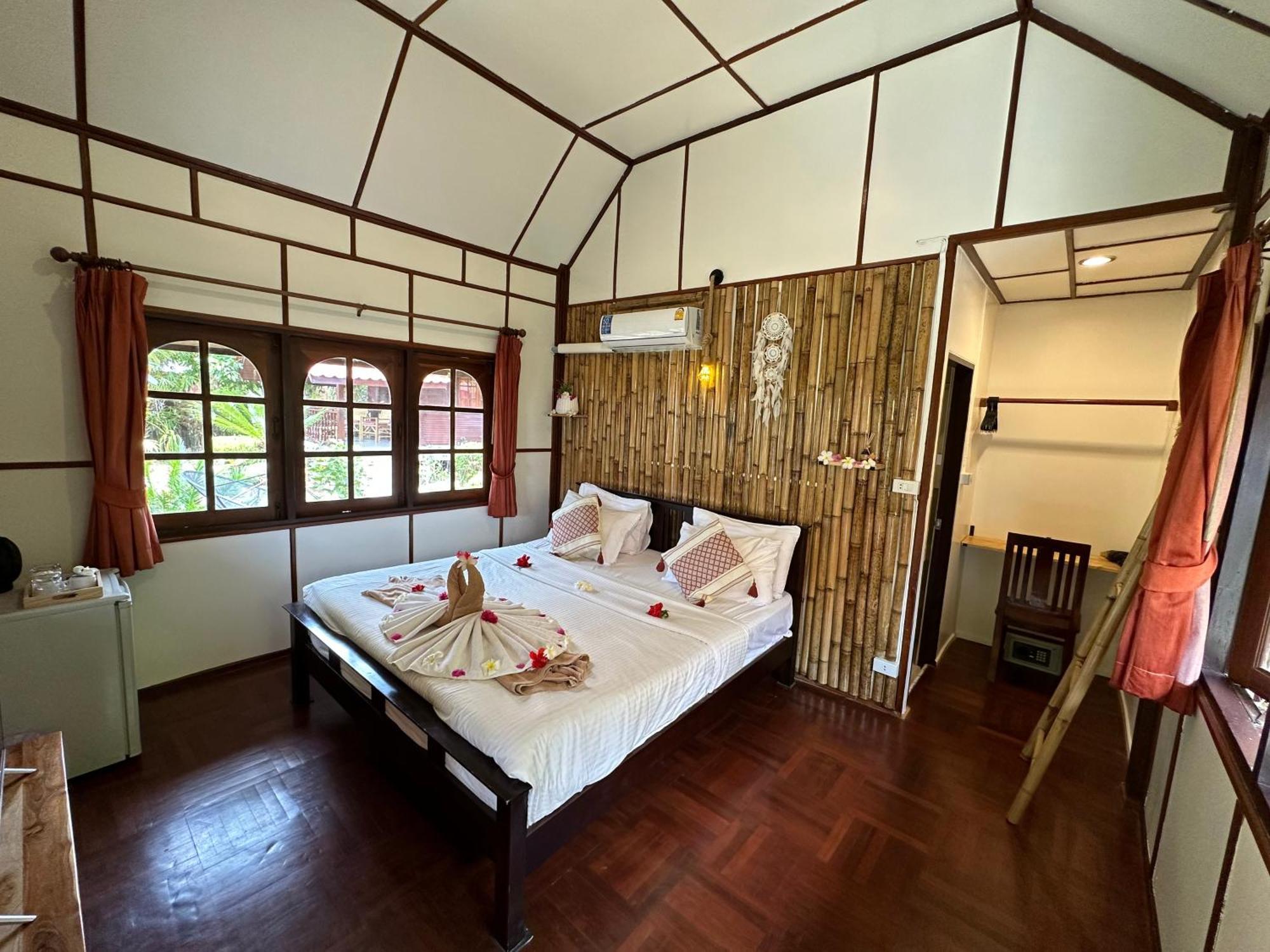 Bangrak Pier Bungalow 외부 사진