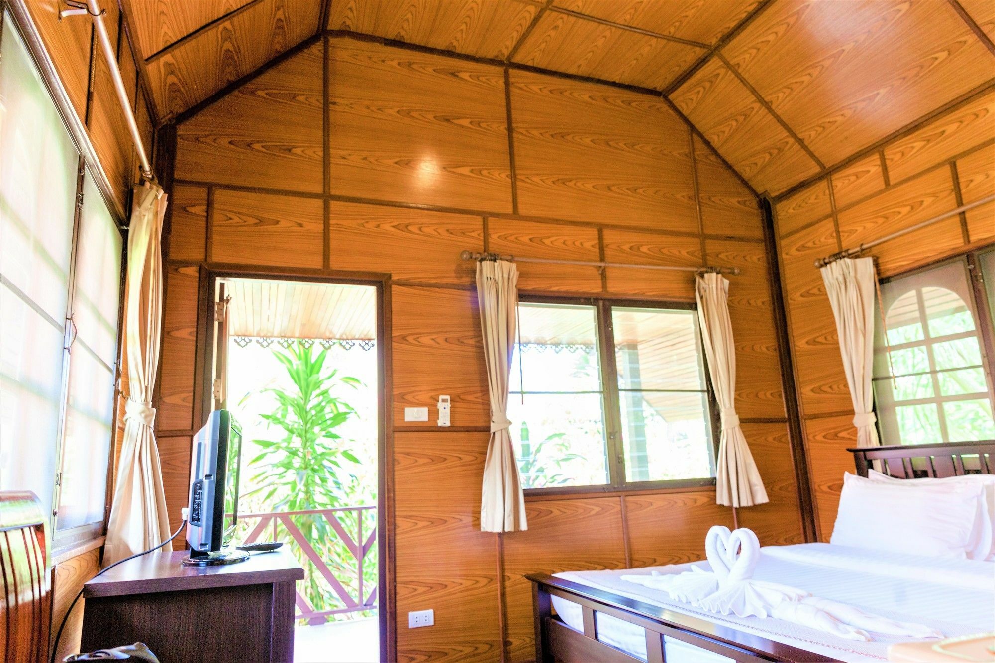 Bangrak Pier Bungalow 외부 사진